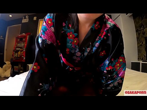 ❤️ Tânără fată de cosplay iubește sexul până la orgasm cu un squirt într-o călușară și o felație. Fată asiatică cu păsărica păroasă și sâni frumoși în costum tradițional japonez în video amator care arată masturbarea cu jucării de sex. Sakura 3 OSAKAPORN. ❤️  at us ❌