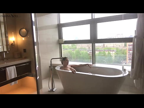 ❤️ Gagică imensă care își masturbează cu pasiune păsărica în baie ❤️  at us ❌